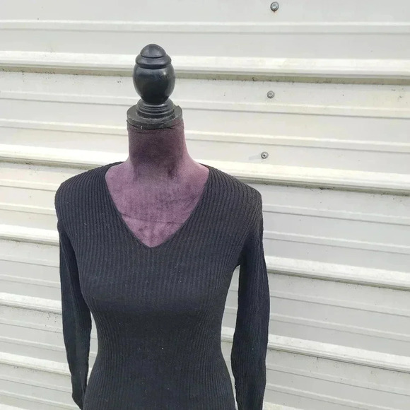 Banana Republic V-Neck 100% Merino Wool Ribbed Sweater Black Stretch Sz M - Picture 6 of 7